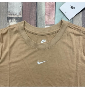 T-Shirt Nike Donna Essential