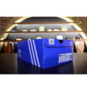 Stan smith 2024 blue box